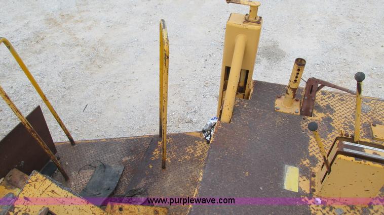 image for item I3169 1989 Blaw-Knox RW-195D road widener