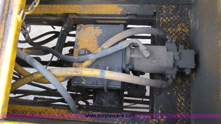 image for item I3169 1989 Blaw-Knox RW-195D road widener