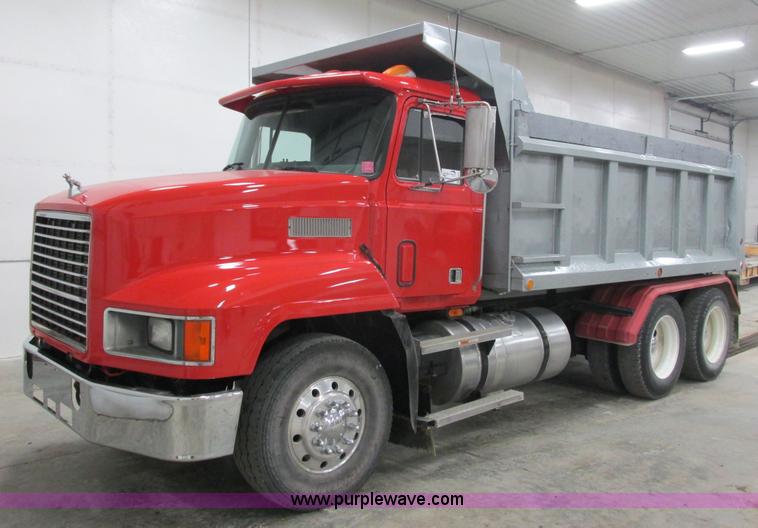 image for item I3818 1990 Mack CH613 dump truck