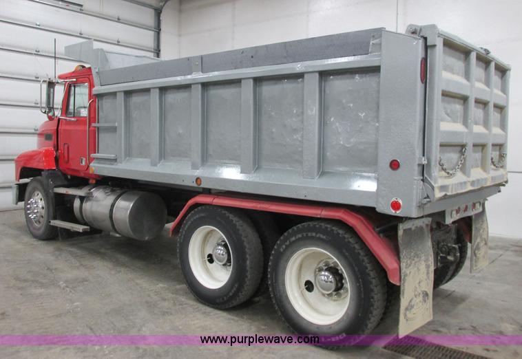 image for item I3818 1990 Mack CH613 dump truck