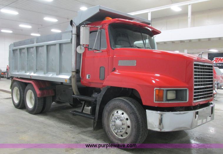 image for item I3818 1990 Mack CH613 dump truck