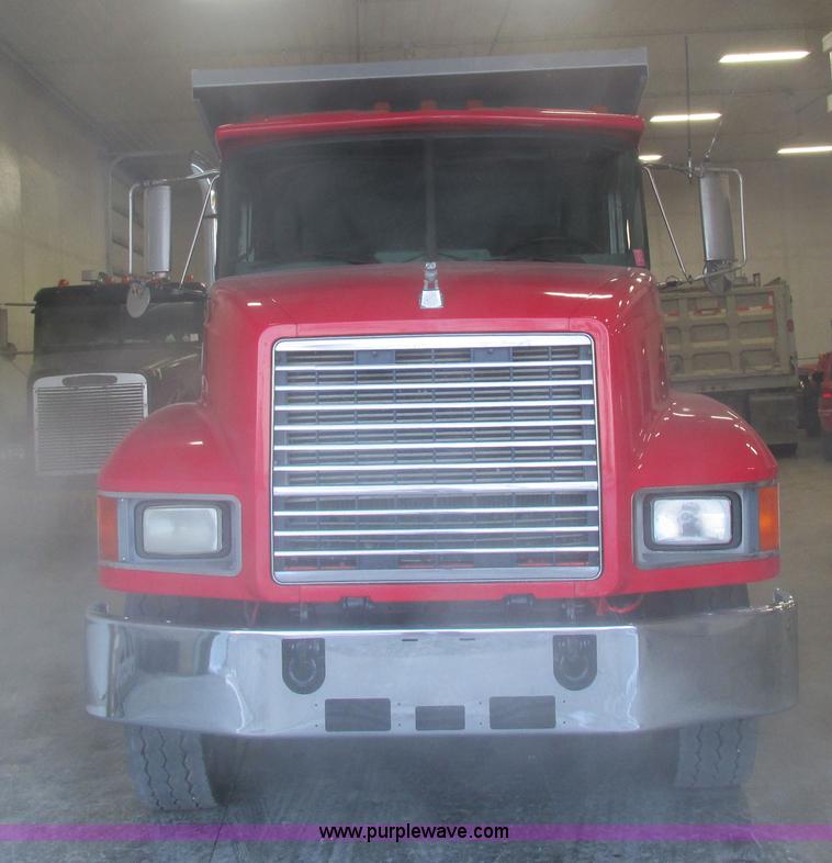 image for item I3818 1990 Mack CH613 dump truck