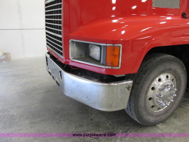 image for item I3818 1990 Mack CH613 dump truck