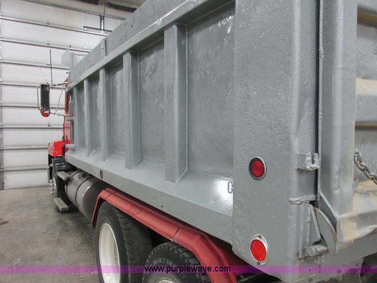 image for item I3818 1990 Mack CH613 dump truck