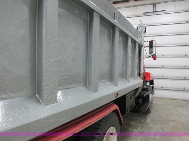 image for item I3818 1990 Mack CH613 dump truck