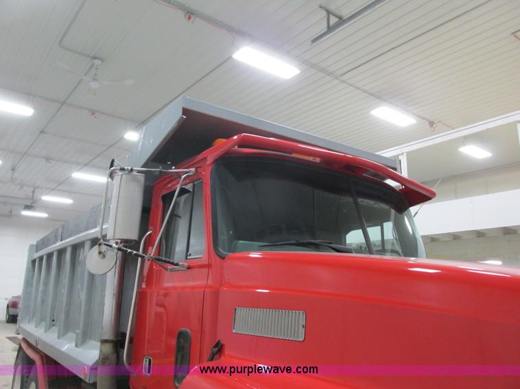 image for item I3818 1990 Mack CH613 dump truck