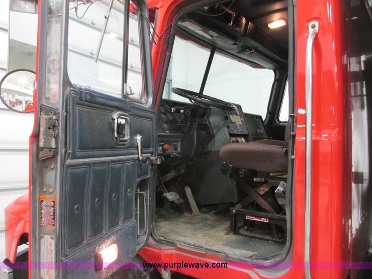 image for item I3818 1990 Mack CH613 dump truck