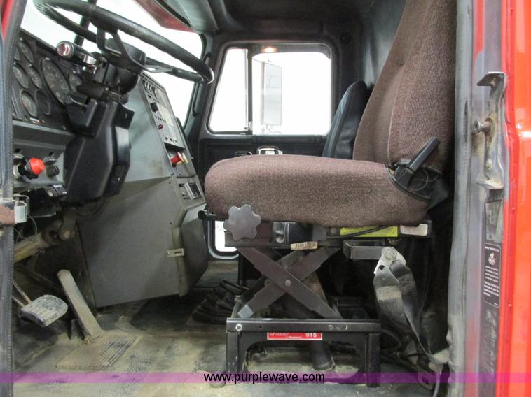 image for item I3818 1990 Mack CH613 dump truck