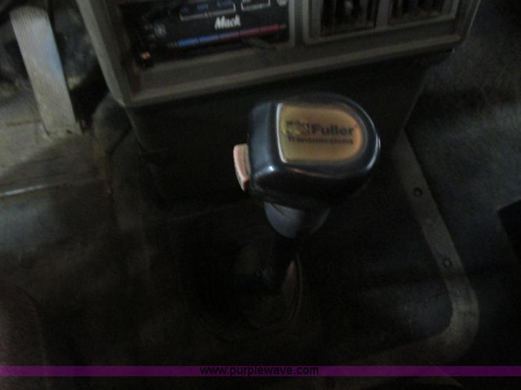 image for item I3818 1990 Mack CH613 dump truck