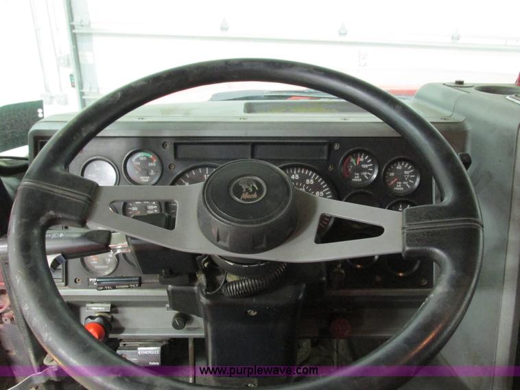 image for item I3818 1990 Mack CH613 dump truck