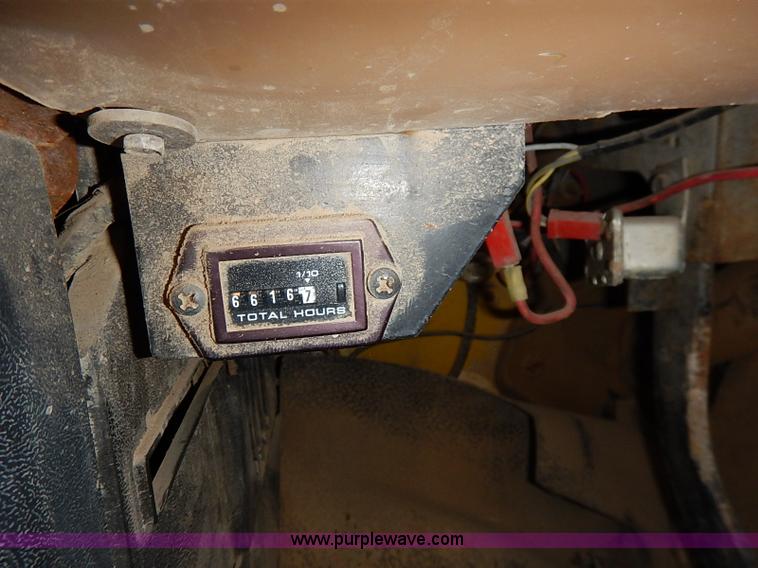 image for item I5235 1993 Ford F700 dump truck