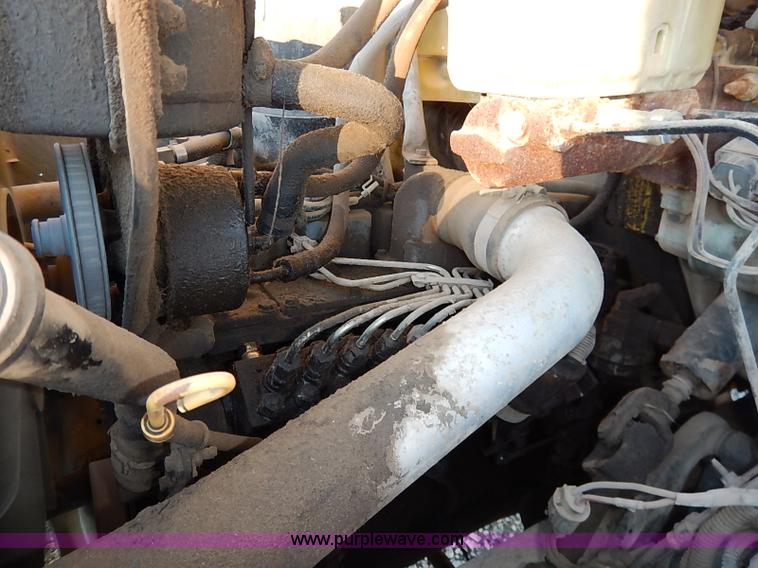 image for item I5235 1993 Ford F700 dump truck