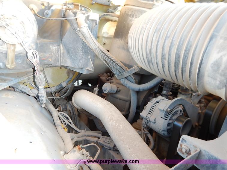 image for item I5235 1993 Ford F700 dump truck