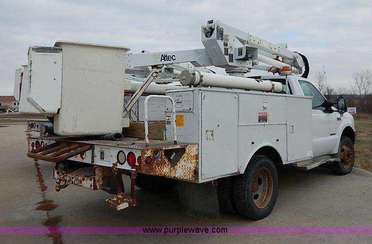 image for item I5242 2002 Ford F550 Super Duty XL bucket truck