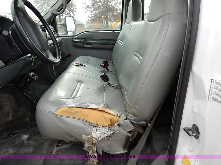 image for item I5242 2002 Ford F550 Super Duty XL bucket truck