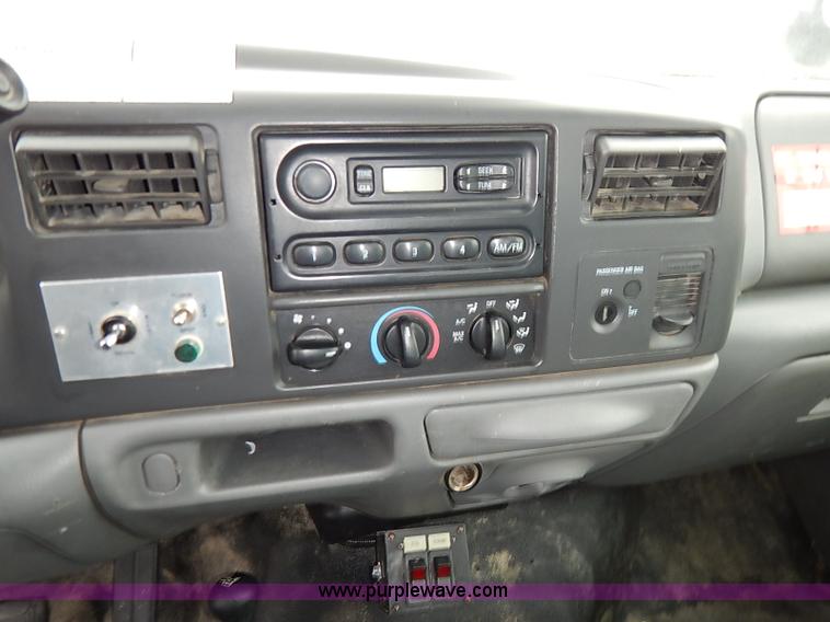 image for item I5242 2002 Ford F550 Super Duty XL bucket truck