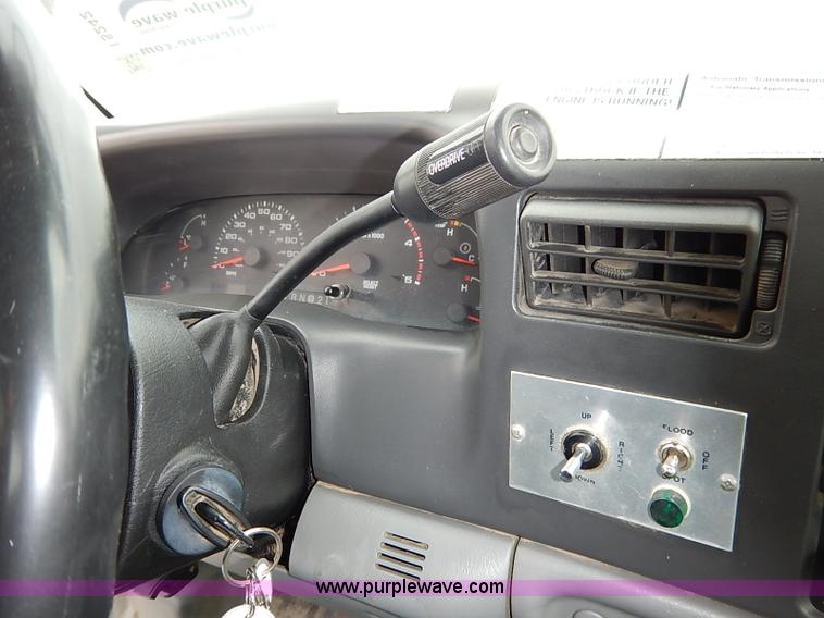 image for item I5242 2002 Ford F550 Super Duty XL bucket truck