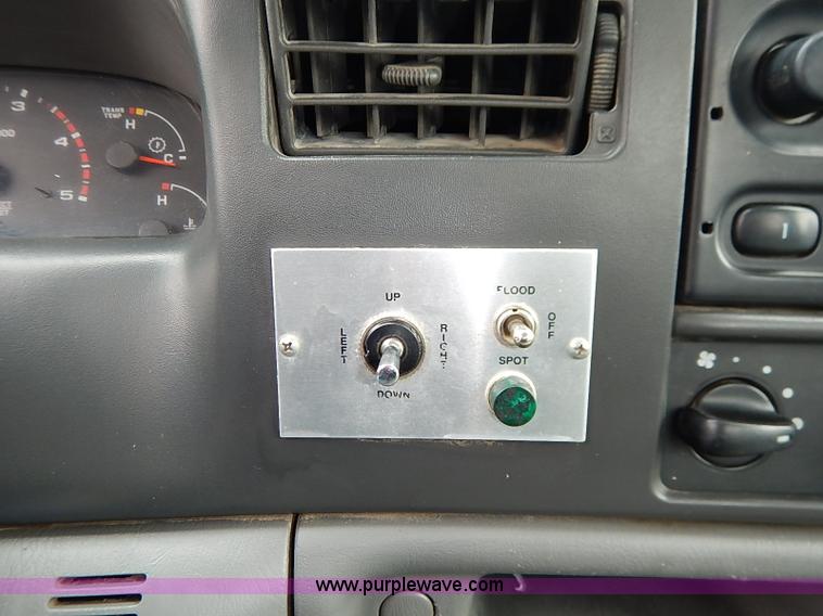 image for item I5242 2002 Ford F550 Super Duty XL bucket truck