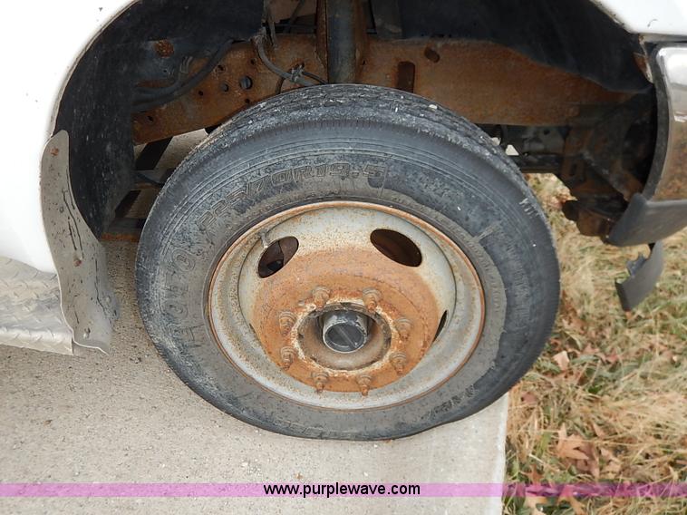 image for item I5242 2002 Ford F550 Super Duty XL bucket truck