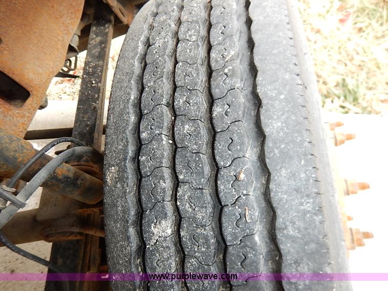 image for item I5242 2002 Ford F550 Super Duty XL bucket truck