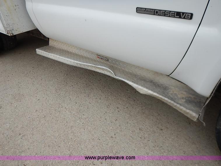 image for item I5242 2002 Ford F550 Super Duty XL bucket truck