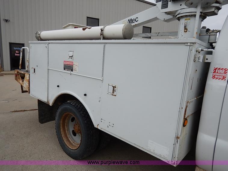 image for item I5242 2002 Ford F550 Super Duty XL bucket truck