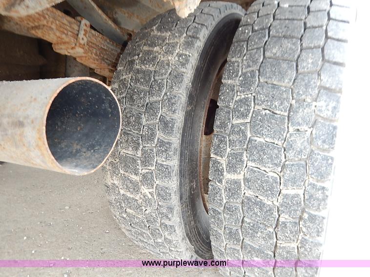 image for item I5242 2002 Ford F550 Super Duty XL bucket truck