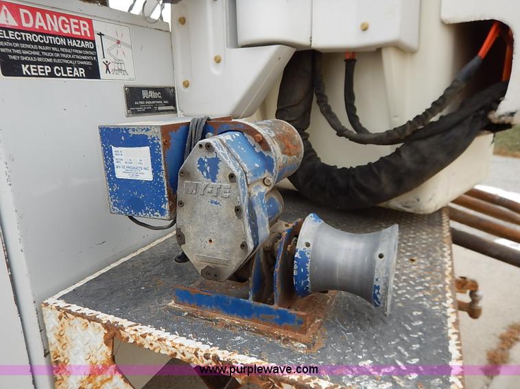 image for item I5242 2002 Ford F550 Super Duty XL bucket truck