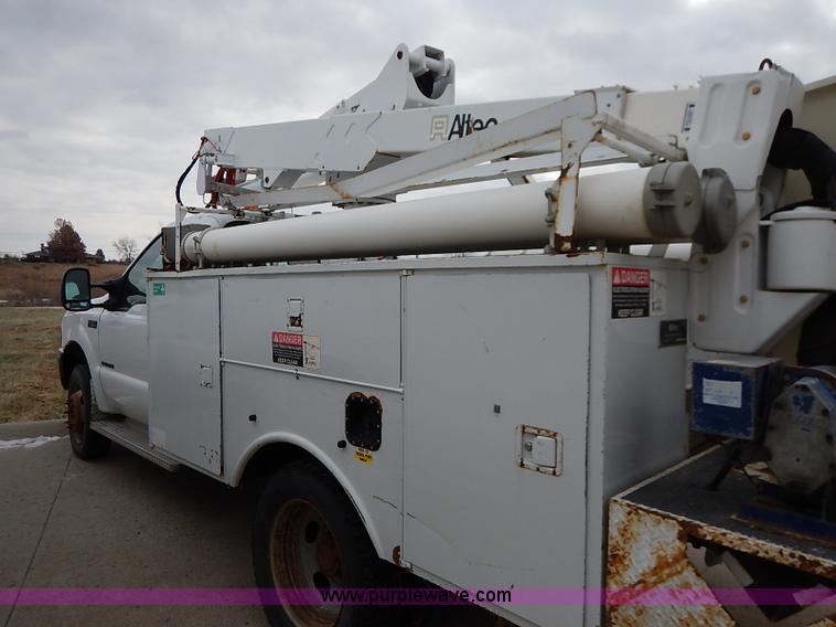 image for item I5242 2002 Ford F550 Super Duty XL bucket truck