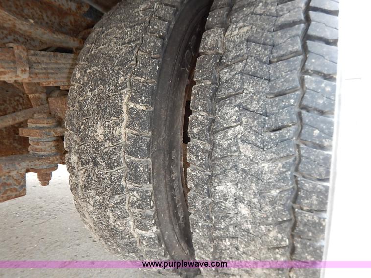 image for item I5242 2002 Ford F550 Super Duty XL bucket truck