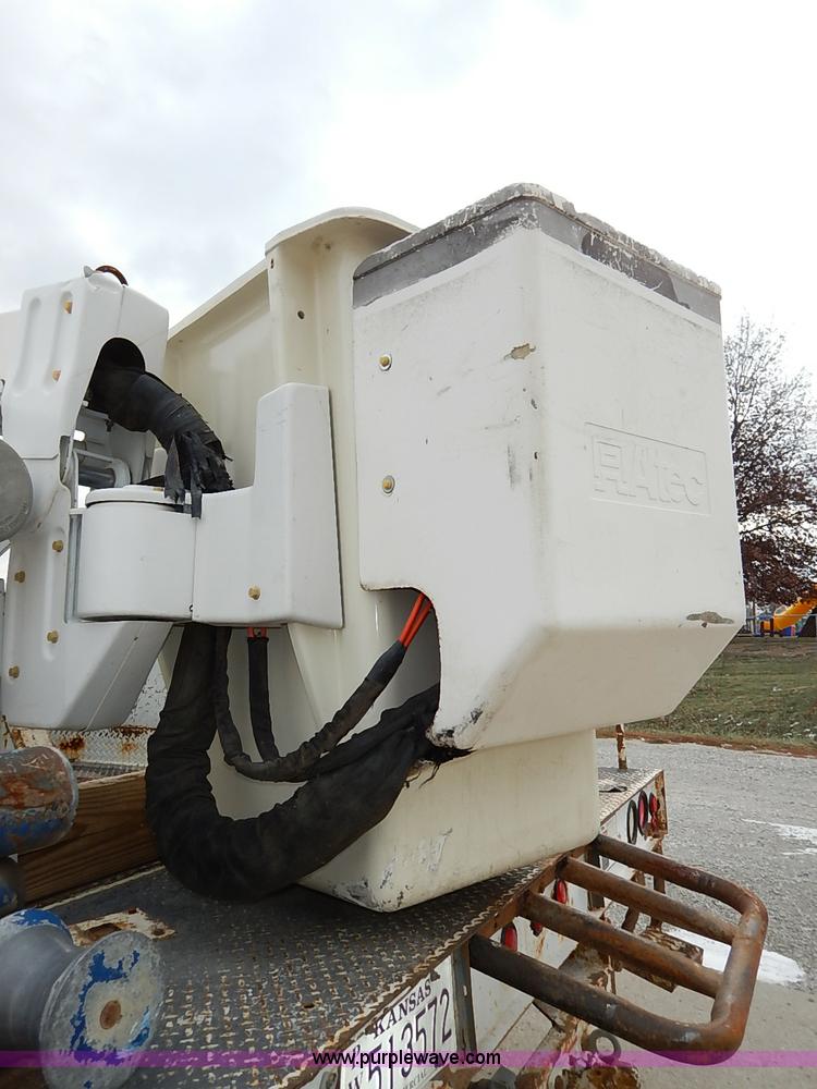 image for item I5242 2002 Ford F550 Super Duty XL bucket truck