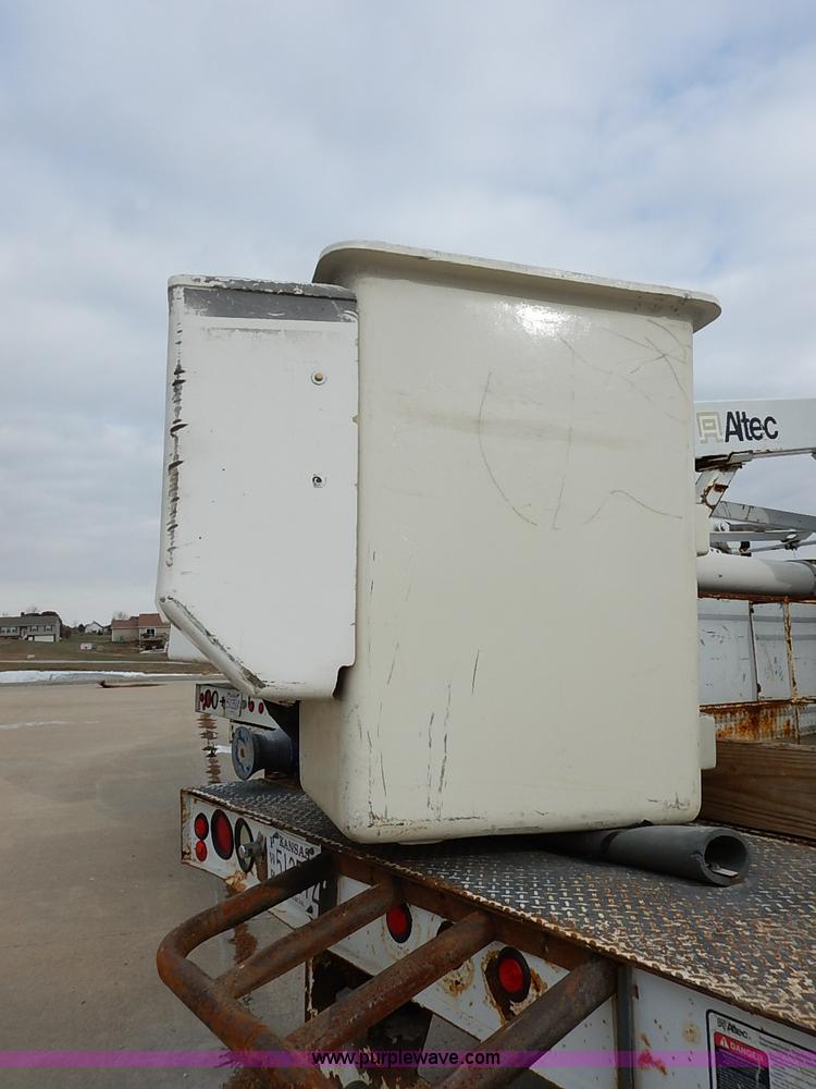 image for item I5242 2002 Ford F550 Super Duty XL bucket truck