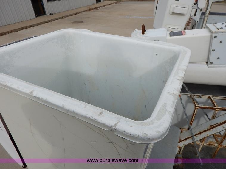 image for item I5242 2002 Ford F550 Super Duty XL bucket truck