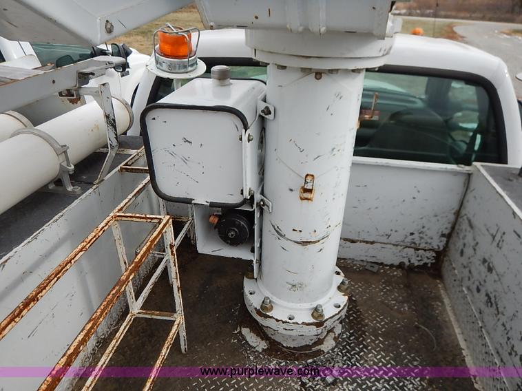 image for item I5242 2002 Ford F550 Super Duty XL bucket truck