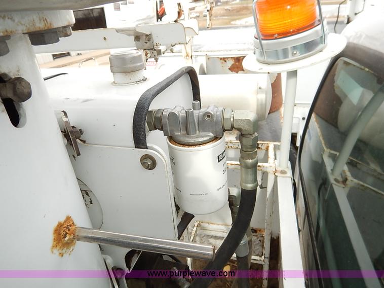 image for item I5242 2002 Ford F550 Super Duty XL bucket truck