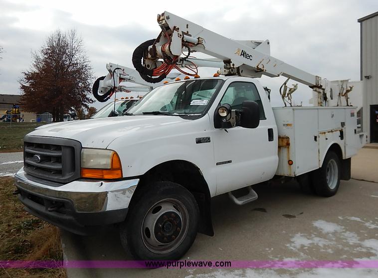 image for item I5243 2001 Ford F550 Super Duty XL bucket truck