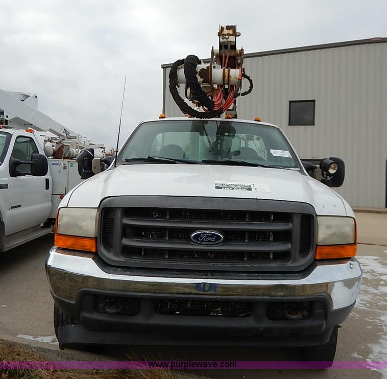 image for item I5243 2001 Ford F550 Super Duty XL bucket truck