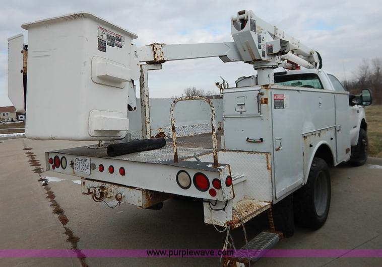image for item I5243 2001 Ford F550 Super Duty XL bucket truck