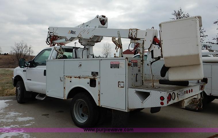 image for item I5243 2001 Ford F550 Super Duty XL bucket truck