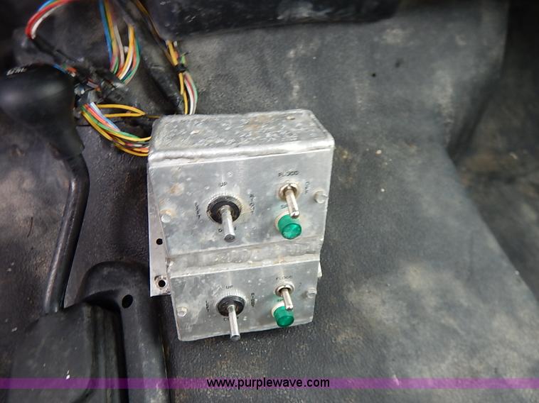 image for item I5243 2001 Ford F550 Super Duty XL bucket truck