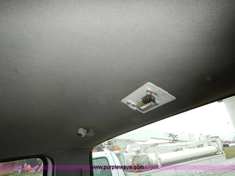 image for item I5243 2001 Ford F550 Super Duty XL bucket truck