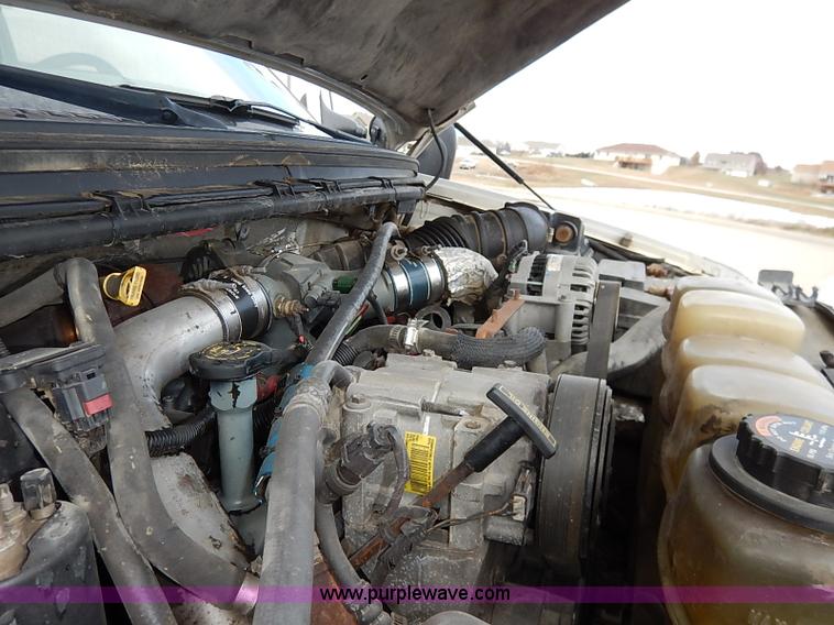 image for item I5243 2001 Ford F550 Super Duty XL bucket truck