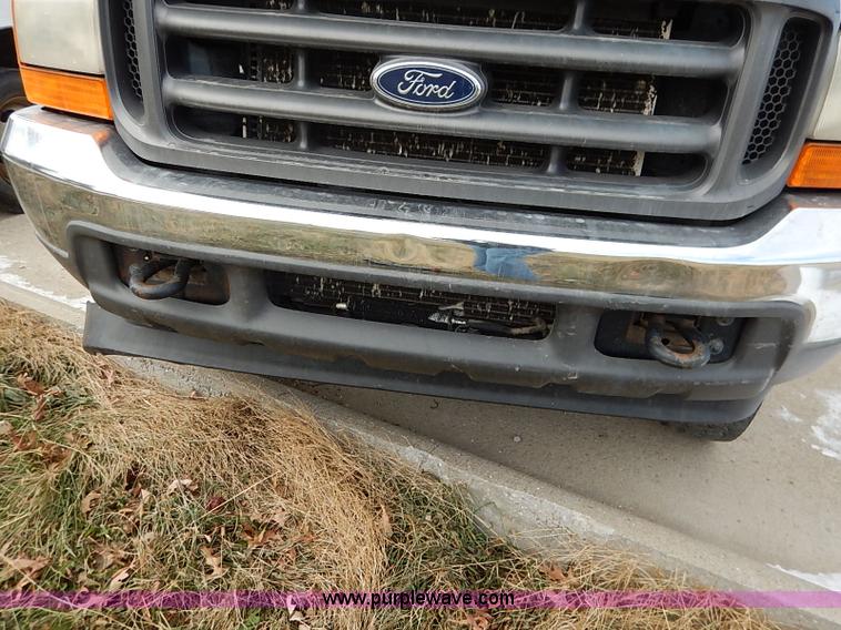 image for item I5243 2001 Ford F550 Super Duty XL bucket truck