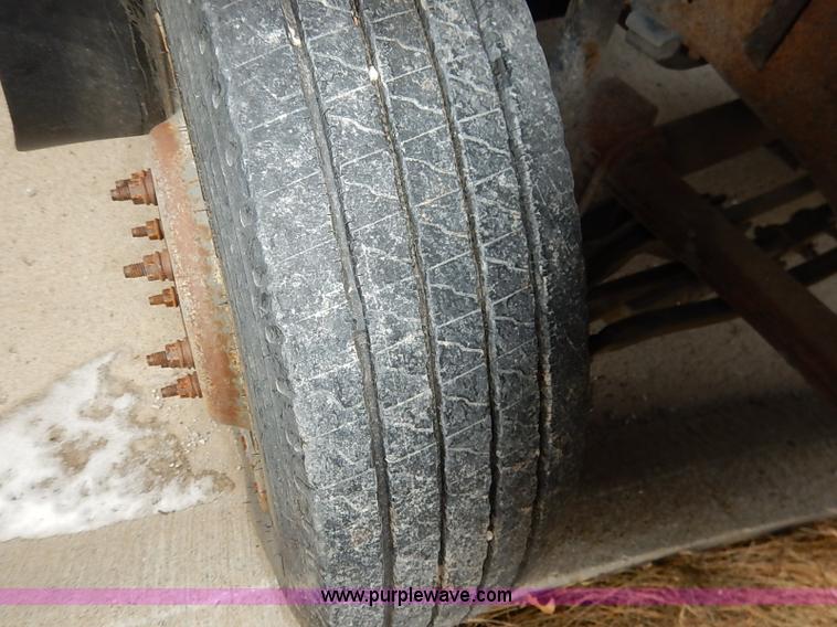 image for item I5243 2001 Ford F550 Super Duty XL bucket truck