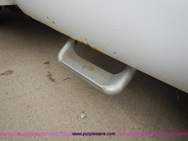 image for item I5243 2001 Ford F550 Super Duty XL bucket truck