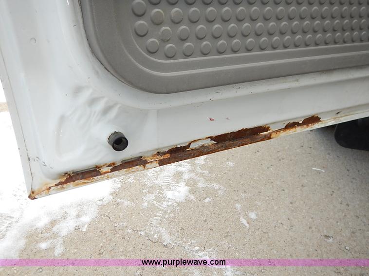 image for item I5243 2001 Ford F550 Super Duty XL bucket truck