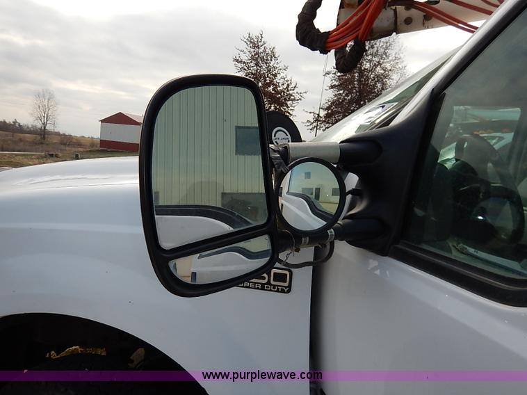 image for item I5243 2001 Ford F550 Super Duty XL bucket truck