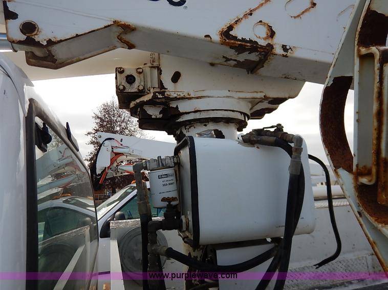 image for item I5243 2001 Ford F550 Super Duty XL bucket truck