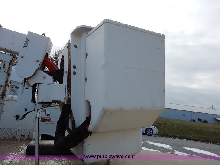 image for item I5243 2001 Ford F550 Super Duty XL bucket truck