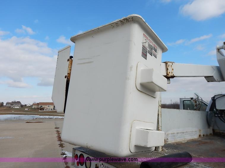 image for item I5243 2001 Ford F550 Super Duty XL bucket truck